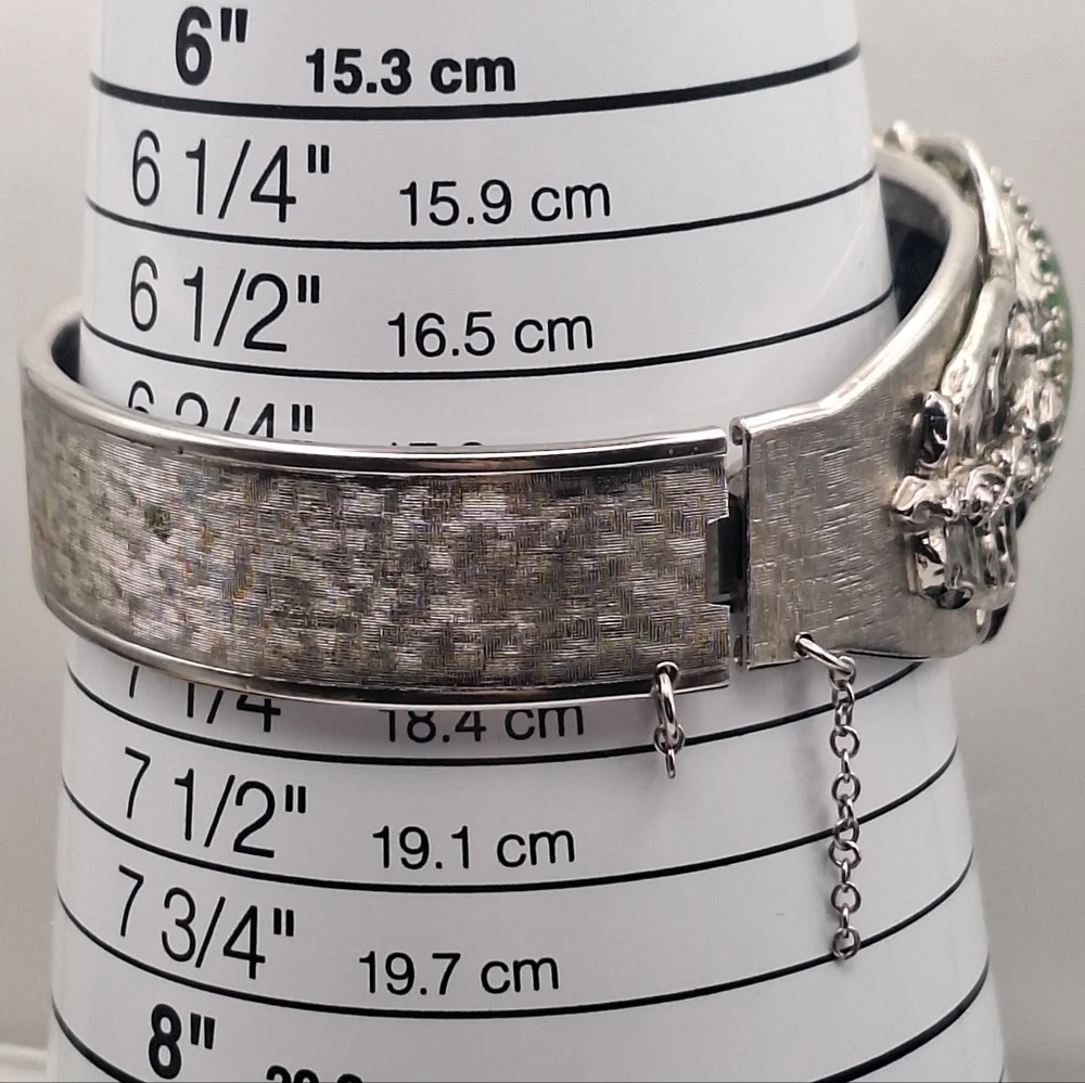 💚Whiting & Davis Silver-Tone Green Foiled Glass Hinged Bracelet *repair* - Picture 3 of 11